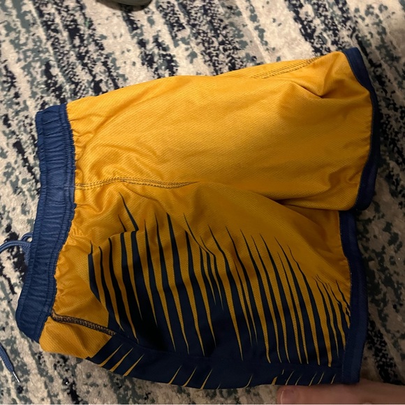 i9 Sports soccer Jersey and Shin Guards YS - Picture 6 of 8